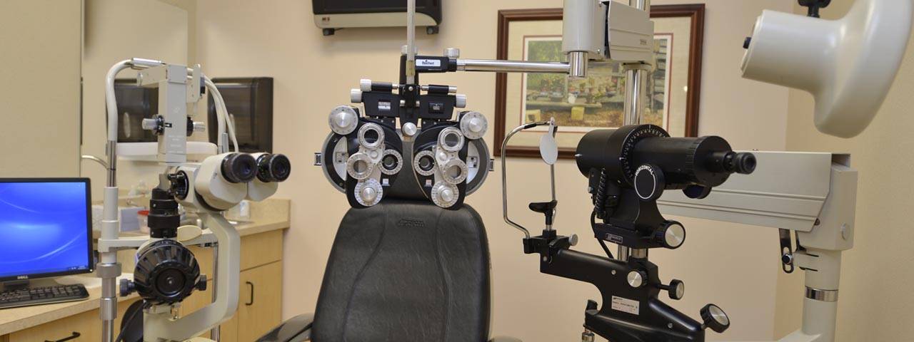 eye doctors exam room 1280×480 1280×480